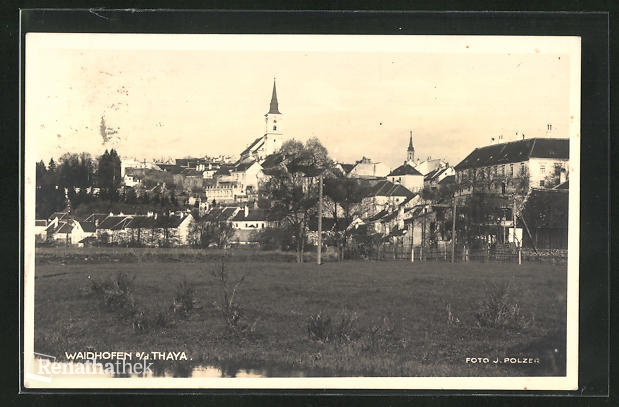 AK-Waidhofen-a-d-Thaya-Blick-zum-Ort-mit-Kirche.jpg