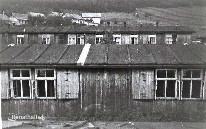 02 - dřevěné domy tábora_Kostelec.jpg