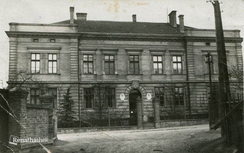 Hájenská škola, středisko1933.jpg