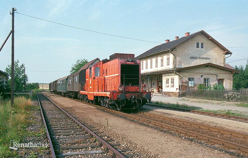 1981 24.07. Bahnhof Gr. Siegharts 2.jpg