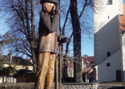 Holzstatue Pan Tau